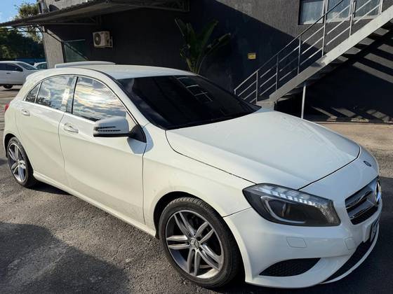 MERCEDES-BENZ CLASSE A 1.6 200 TURBO URBAN GASOLINA 4P AUTOMATIZADO MERCEDES-BENZ CLASSE A 1.6 200 TURBO URBAN GASOLINA 4P AUTOMATIZADO